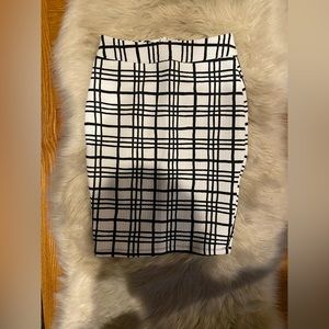 Black and white pencil skirt